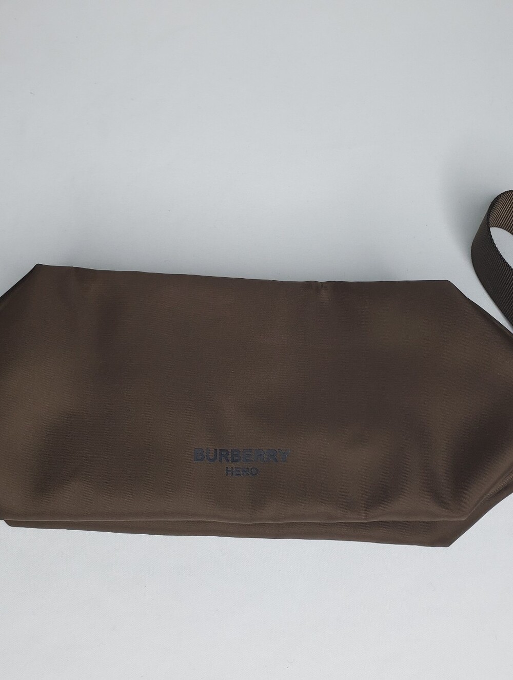 Burberry Brown Nylon Toiletry Pouch with Carry Strap - Picture 6 of 6